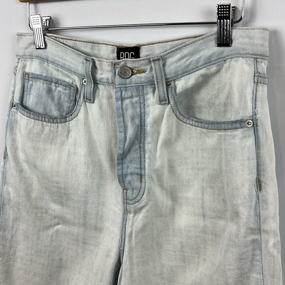 Urban Outfitter BDG Straight Fit Light Wash Relaxed Straight Jeans Size 28 - Picture 5 of 10